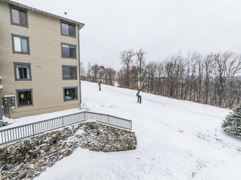 Seven Springs Stoneridge 3 Bedroom Standard Condo, Mountain Views! Vacation Rental in Pennsylvania - RedAwning