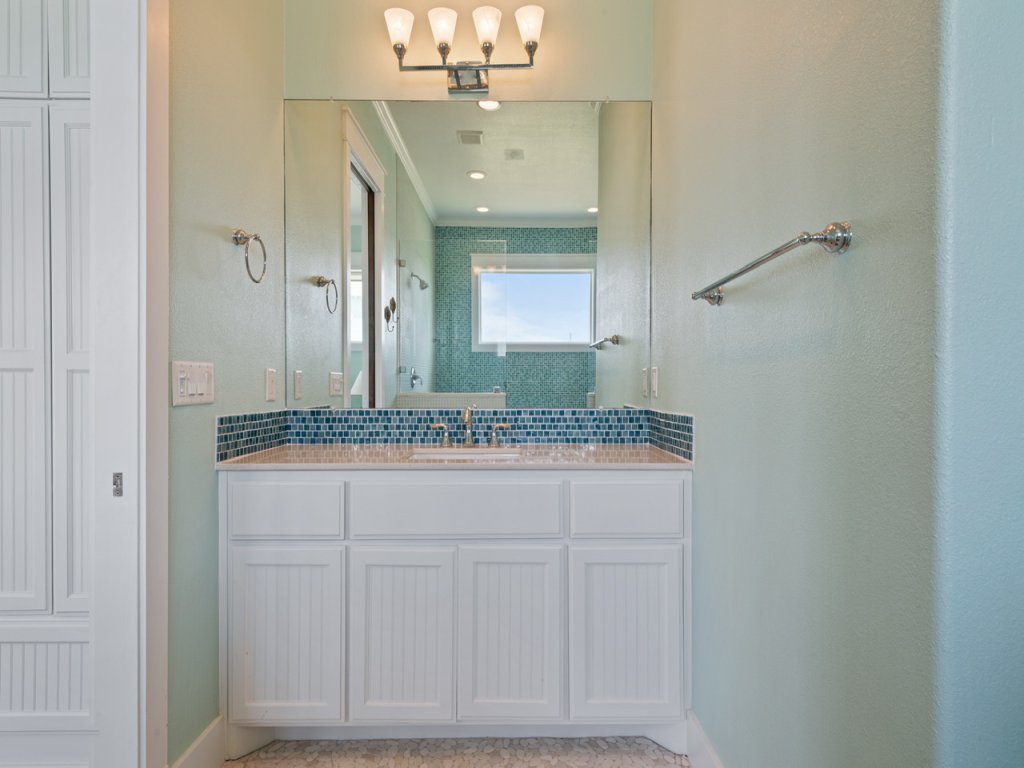 Beach Don't Kill My Vibe Vacation Rental in Texas - RedAwning