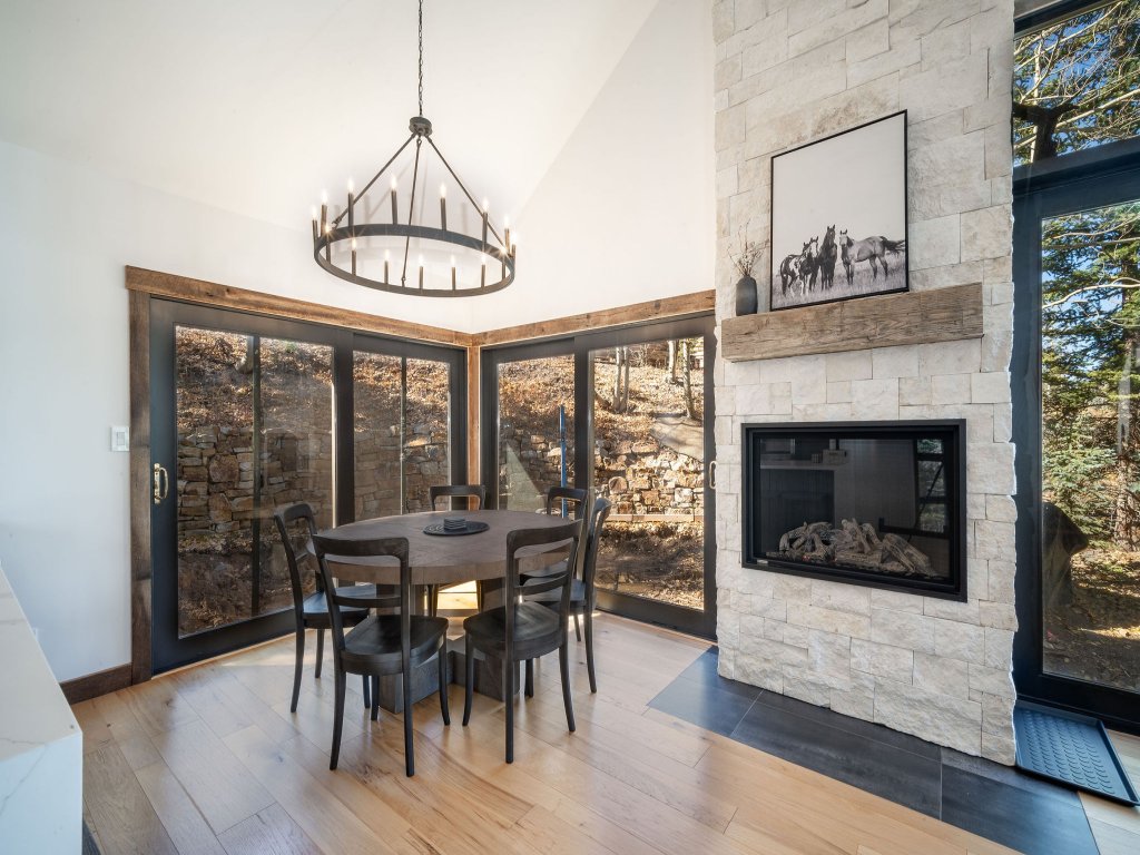 Winterleaf Vacation Rental in Mountain Village - RedAwning