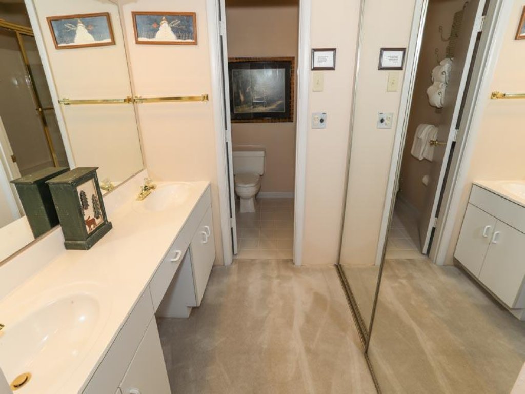 Seven Springs Sunridge 3 Bedrooms Premium Condo, Private Hot Tub! Vacation Rental in Pennsylvania - RedAwning