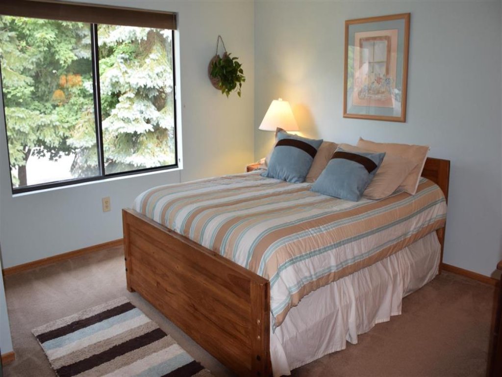 Seven Springs Sunridge 1BR + Loft Standard Condo Vacation Rental in Pennsylvania - RedAwning
