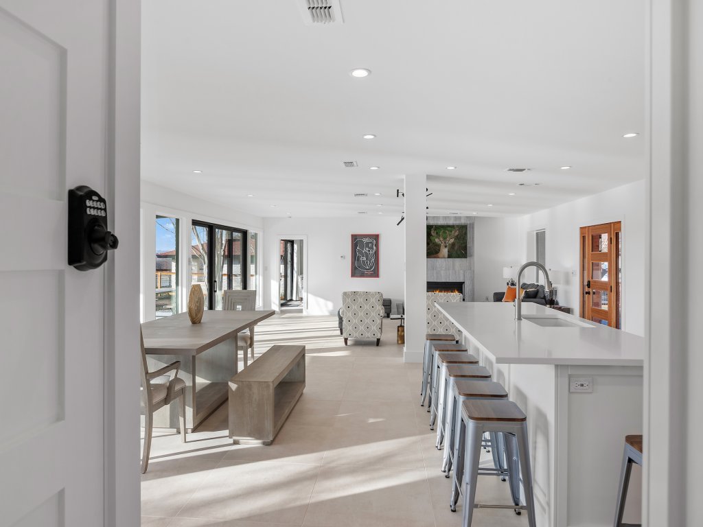 Guadalupe Bluff Modern House Vacation Rental in Kerrville - RedAwning