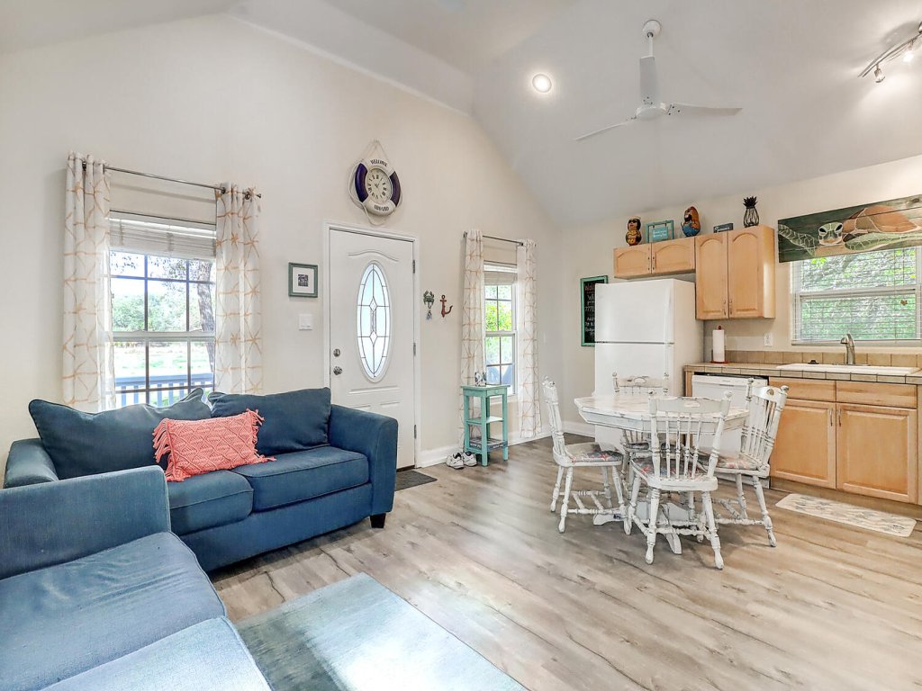 Heron Hideaway Vacation Rental in Rockport - RedAwning