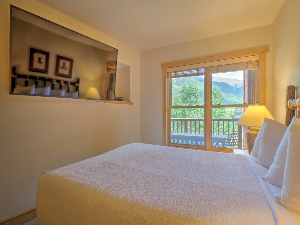 Copper Springs 1 Bedroom Condo #306 Vacation Rental in Copper Mountain - RedAwning