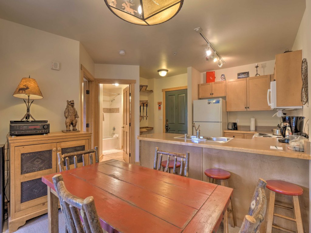 Copper Springs 1 Bedroom Condo #306 Vacation Rental in Copper Mountain - RedAwning