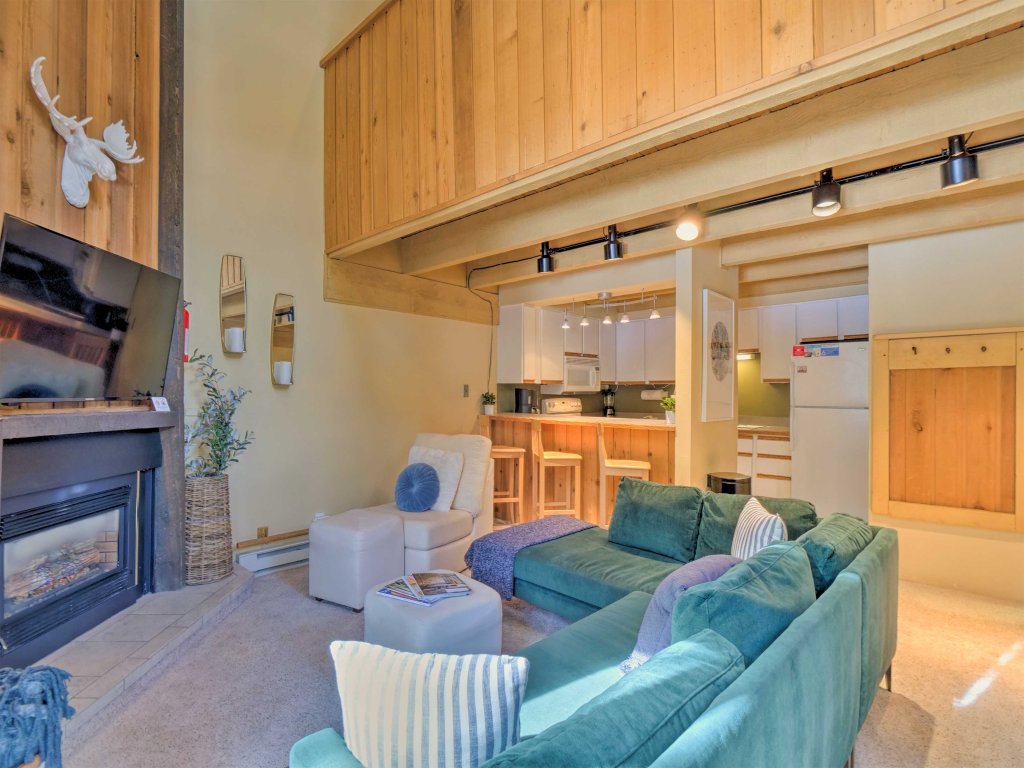 Timber Creek 1 Bedroom + Loft  Condo #204 Vacation Rental in Copper Mountain - RedAwning