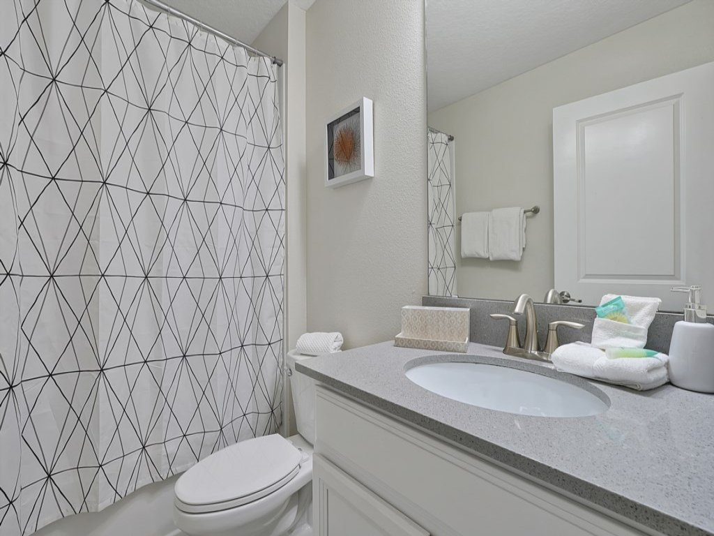 5 Bed in Champions Gate, Modern Decor, Kid Themed Rooms, Game Room, Gated Resort! Vacation Rental in Champions Gate - RedAwning