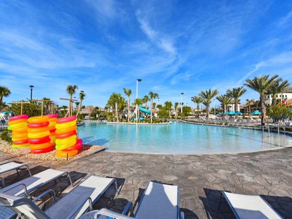 5 Bed in Champions Gate, Modern Decor, Kid Themed Rooms, Game Room, Gated Resort! Vacation Rental in Champions Gate - RedAwning