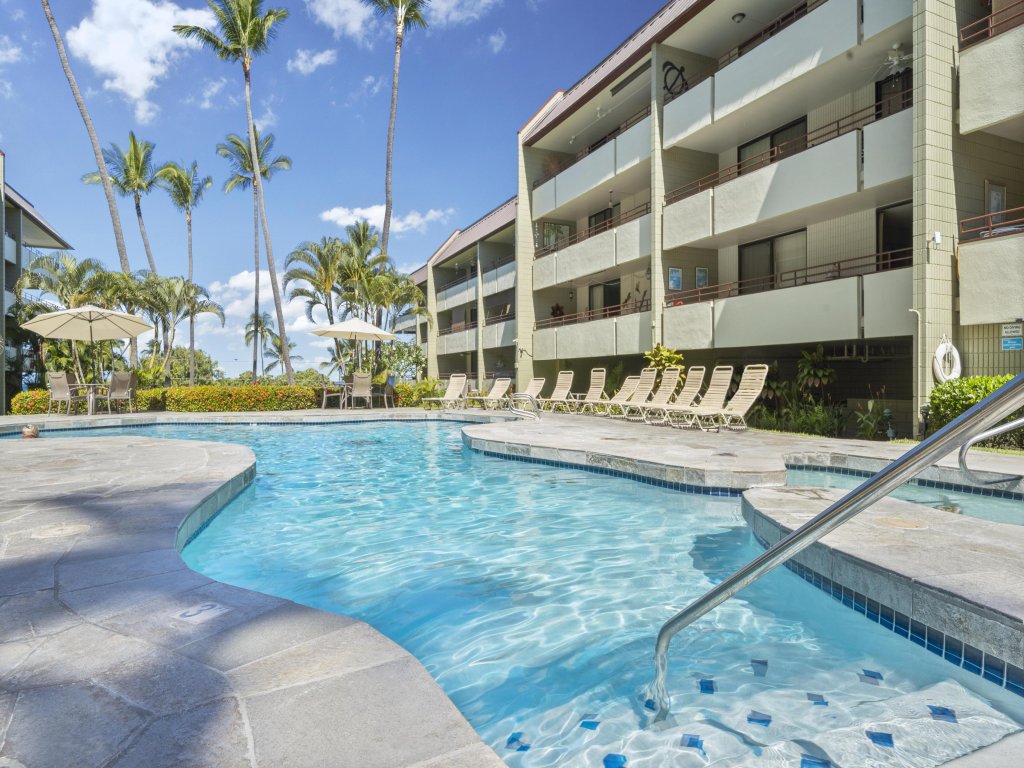 Big Island White Sands Village 323 Vacation Rental in Kailua Kona - RedAwning