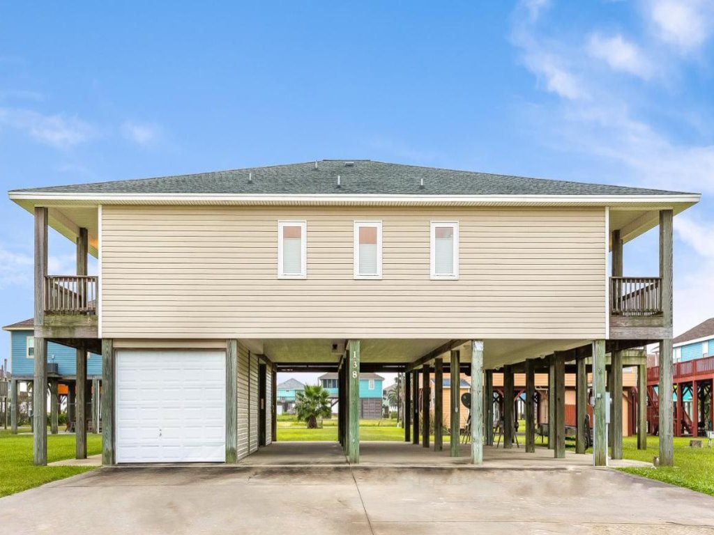 My Favorite Beach House Vacation Rental in Texas - RedAwning