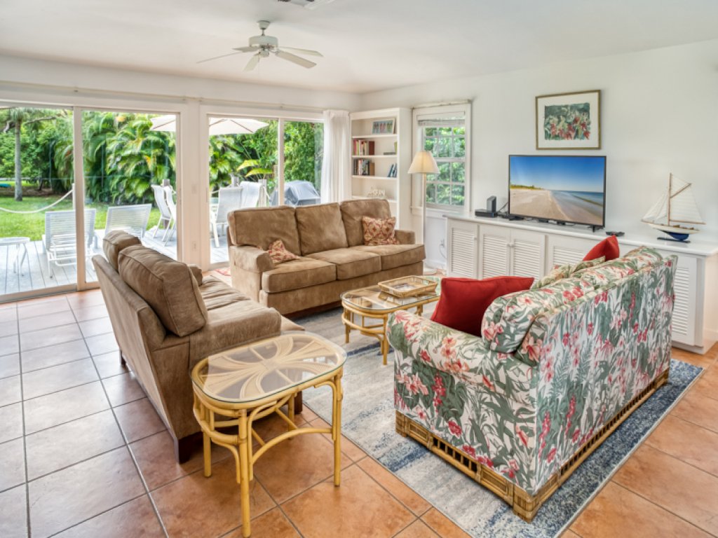 Baywatch Cottage Vacation Rental in Captiva - RedAwning