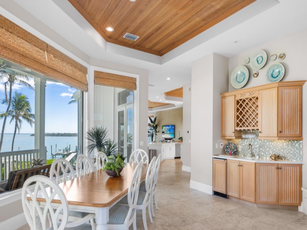 Captiva Grace- Gulf to Bay! Vacation Rental in Captiva - RedAwning