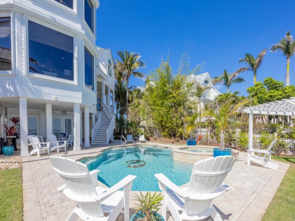 Captiva Grace- Gulf to Bay! Vacation Rental in Captiva - RedAwning