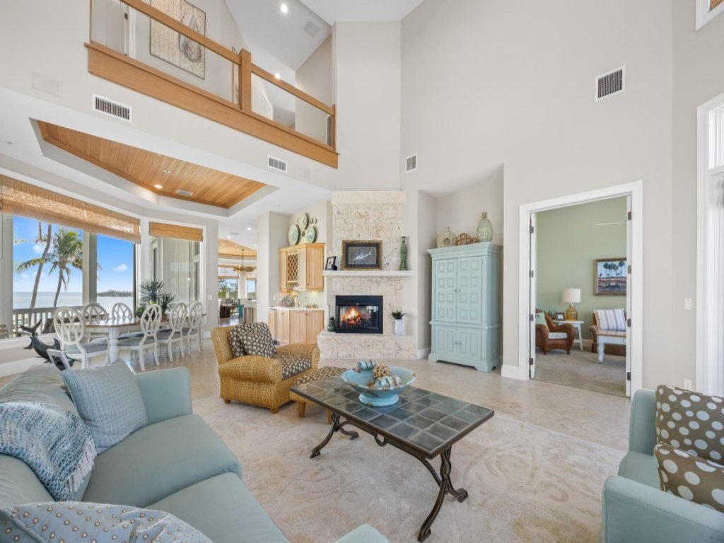 Captiva Grace- Gulf to Bay! Vacation Rental in Captiva - RedAwning