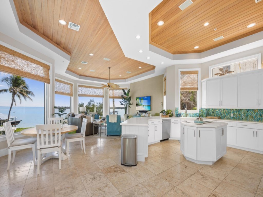 Captiva Grace- Gulf to Bay! Vacation Rental in Captiva - RedAwning