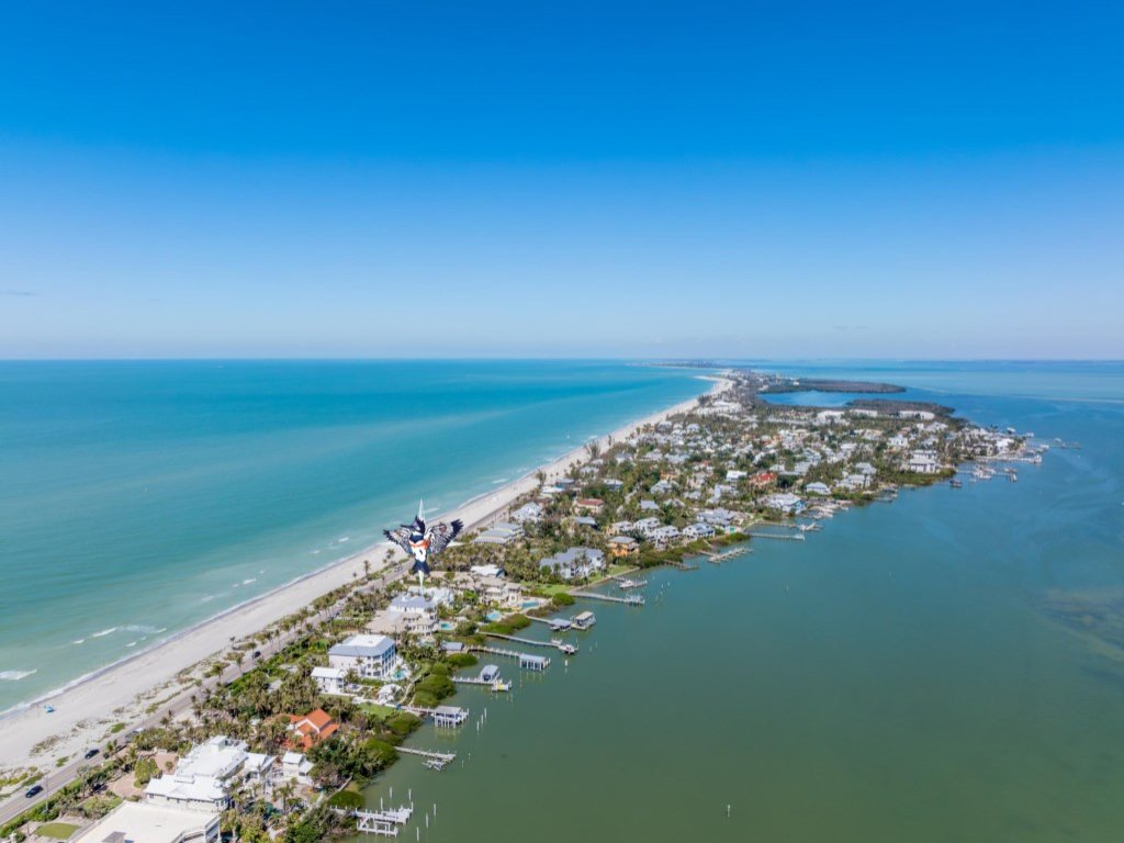 Captiva Grace- Gulf to Bay! Vacation Rental in Captiva - RedAwning