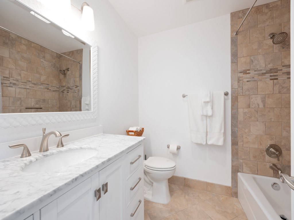 Of Wine & Gods - Hot Tub, BBQ and Fire Pit! Vacation Rental in California - RedAwning