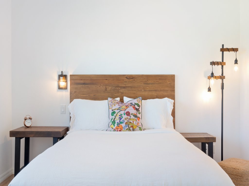 Of Wine & Gods - Hot Tub, BBQ and Fire Pit! Vacation Rental in California - RedAwning