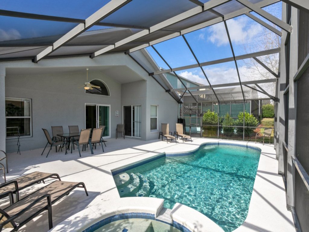 Beautiful 4 Bedroom 3 Bathroom pool & spa Villa  Vacation Rental in Davenport - RedAwning