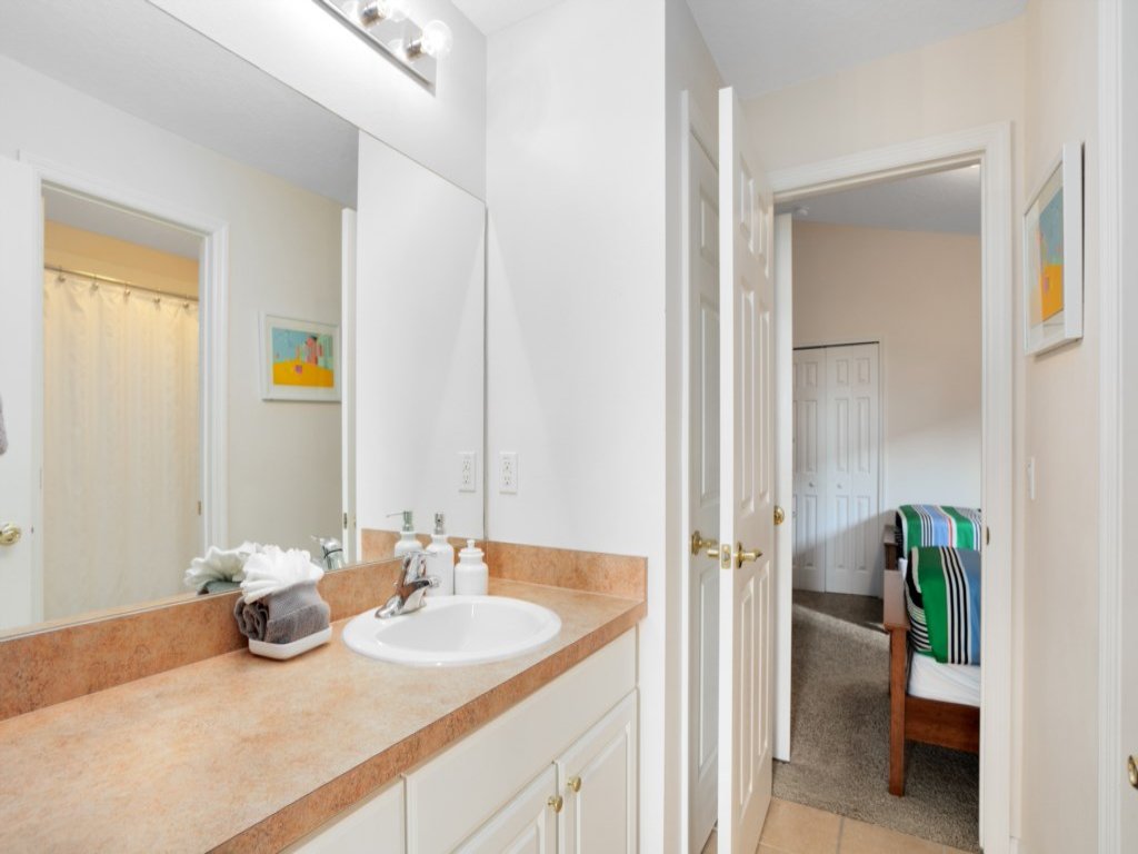 Beautiful 4 Bedroom 3 Bathroom pool & spa Villa  Vacation Rental in Davenport - RedAwning