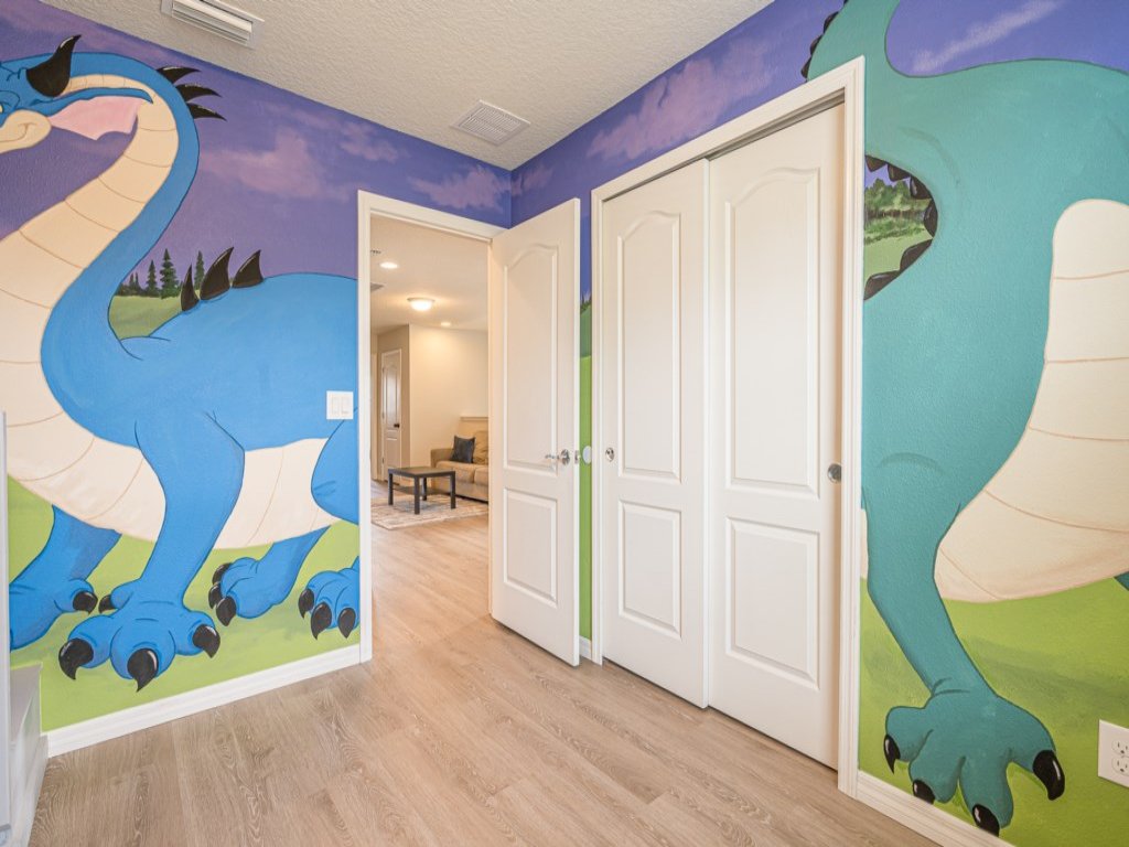 Spacious 5-Bedroom Family Townhome - Disney Magic  Vacation Rental in Kissimmee - RedAwning