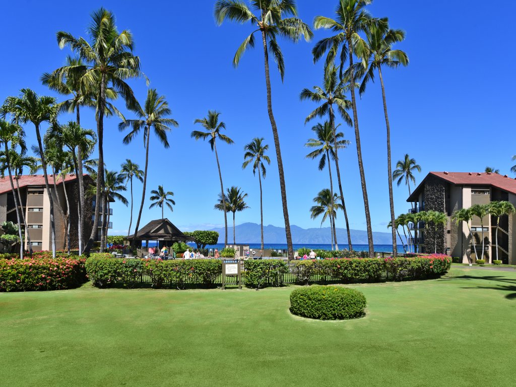 Papakea #F407 Vacation Rental in Lahaina - RedAwning