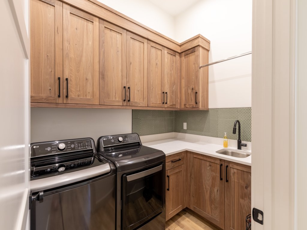 Sun Seeker Vacation Rental in Utah - RedAwning
