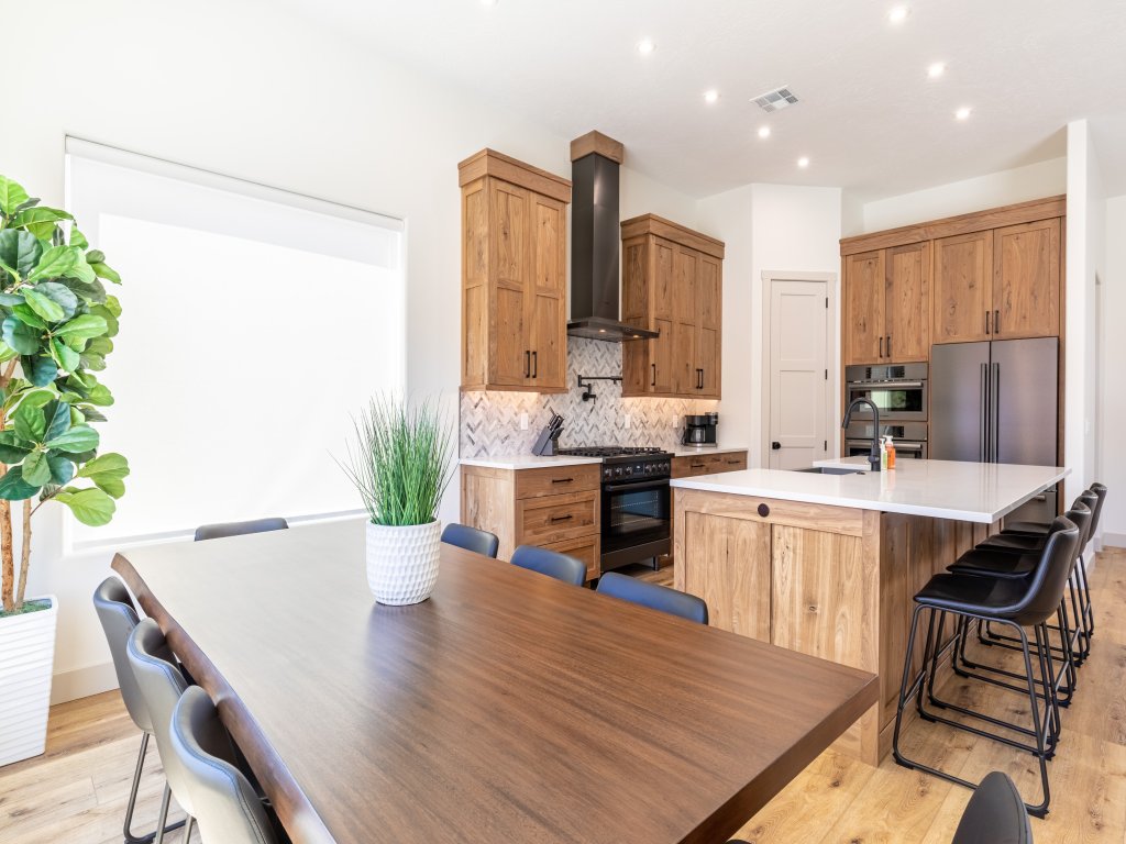 Sun Seeker Vacation Rental in Utah - RedAwning