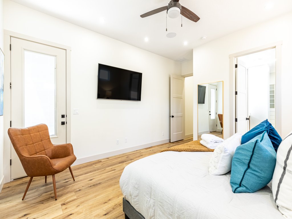 Sun Seeker Vacation Rental in Utah - RedAwning