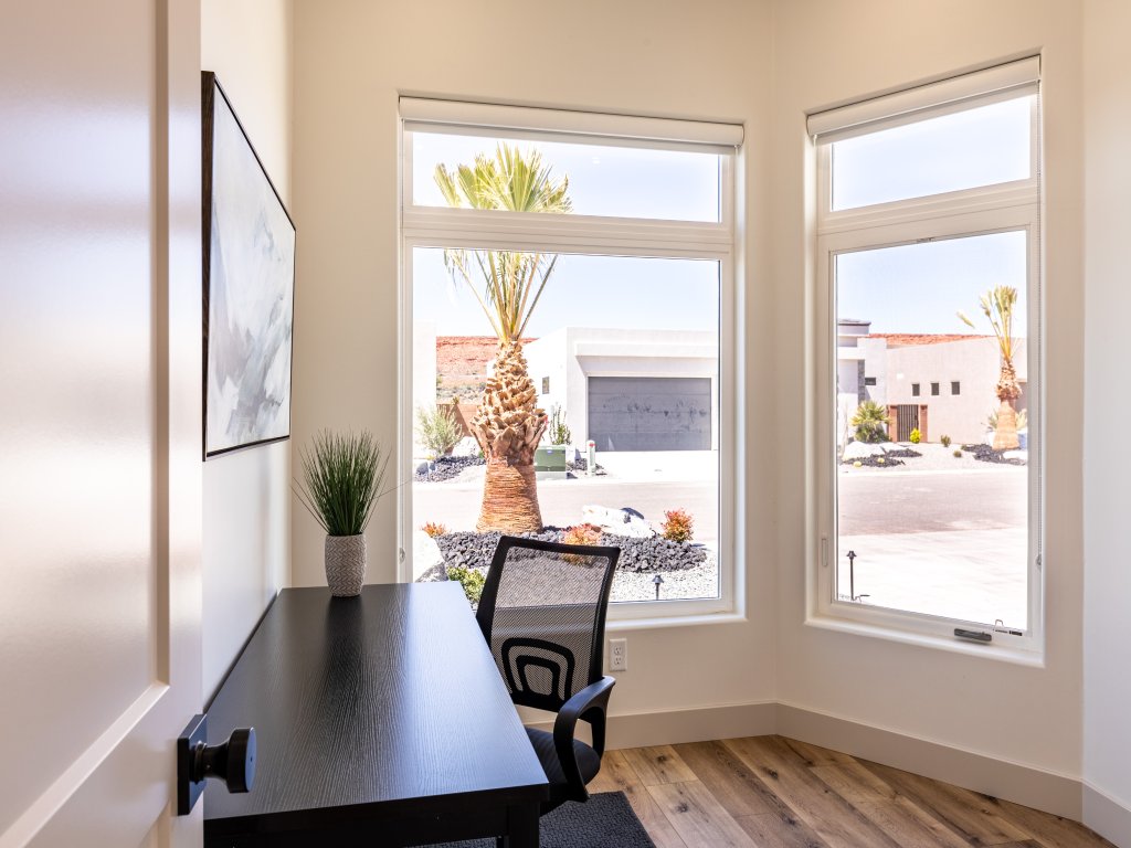 Sun Seeker Vacation Rental in Utah - RedAwning
