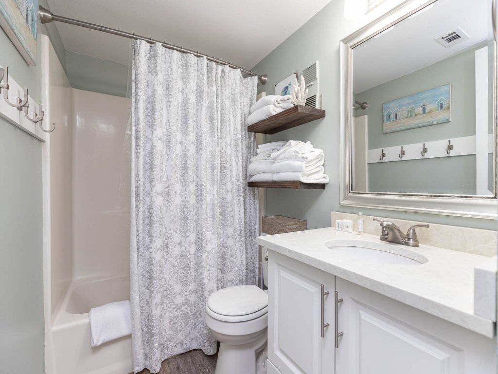 Gulf Shores Surf & Racquet 614A Vacation Rental in Gulf Shores - RedAwning