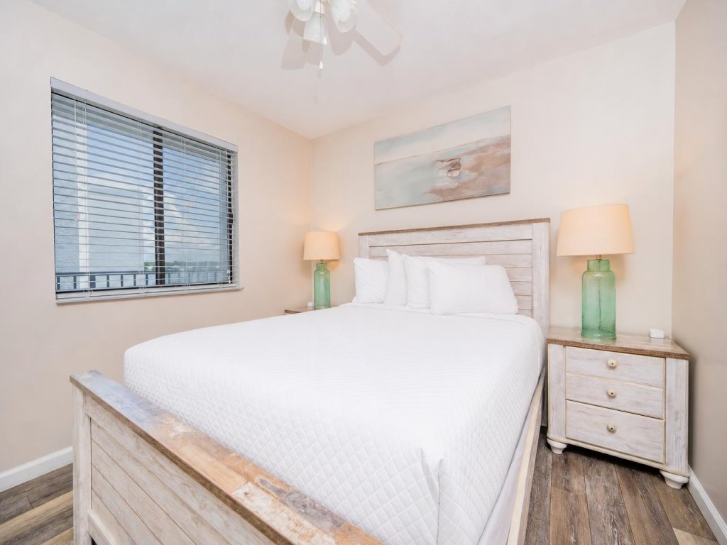 Gulf Shores Surf & Racquet 614A Vacation Rental in Gulf Shores - RedAwning