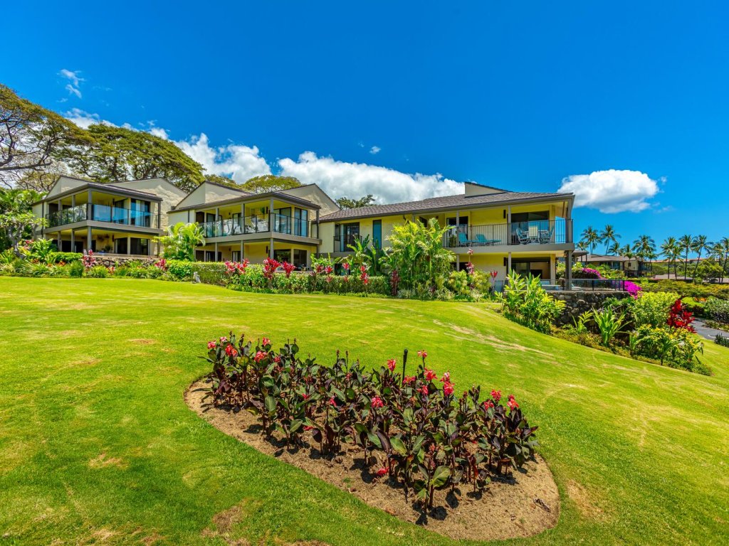 WAILEA ELUA, #0802 Vacation Rental in Hawaii - RedAwning