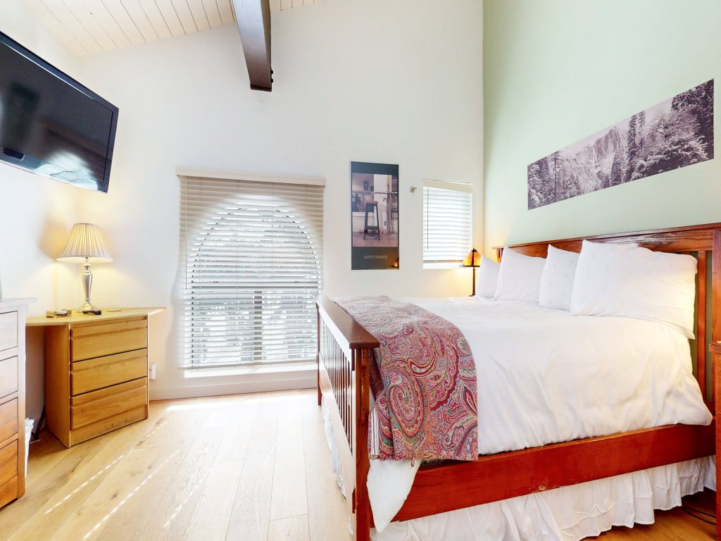 Bridges #308 Vacation Rental in Mammoth Lakes - RedAwning