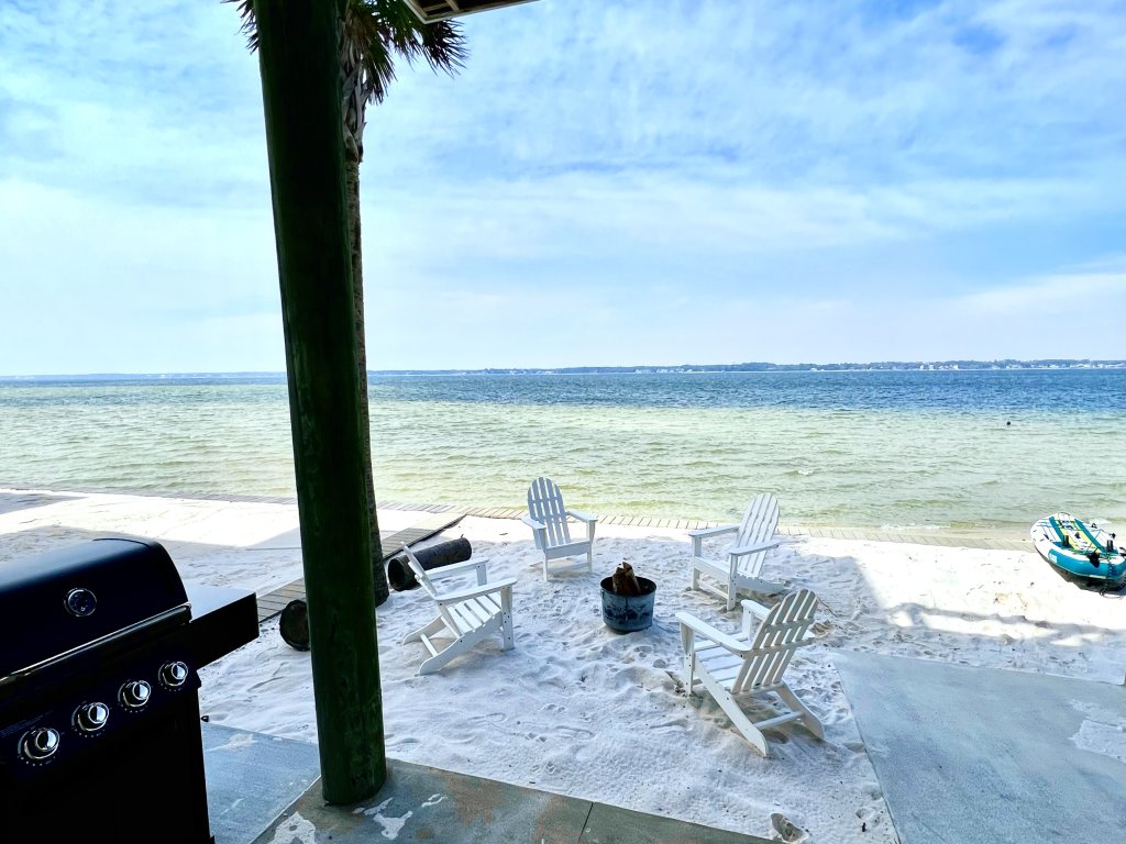 Sand Dollar Cottage Vacation Rental in Navarre - RedAwning
