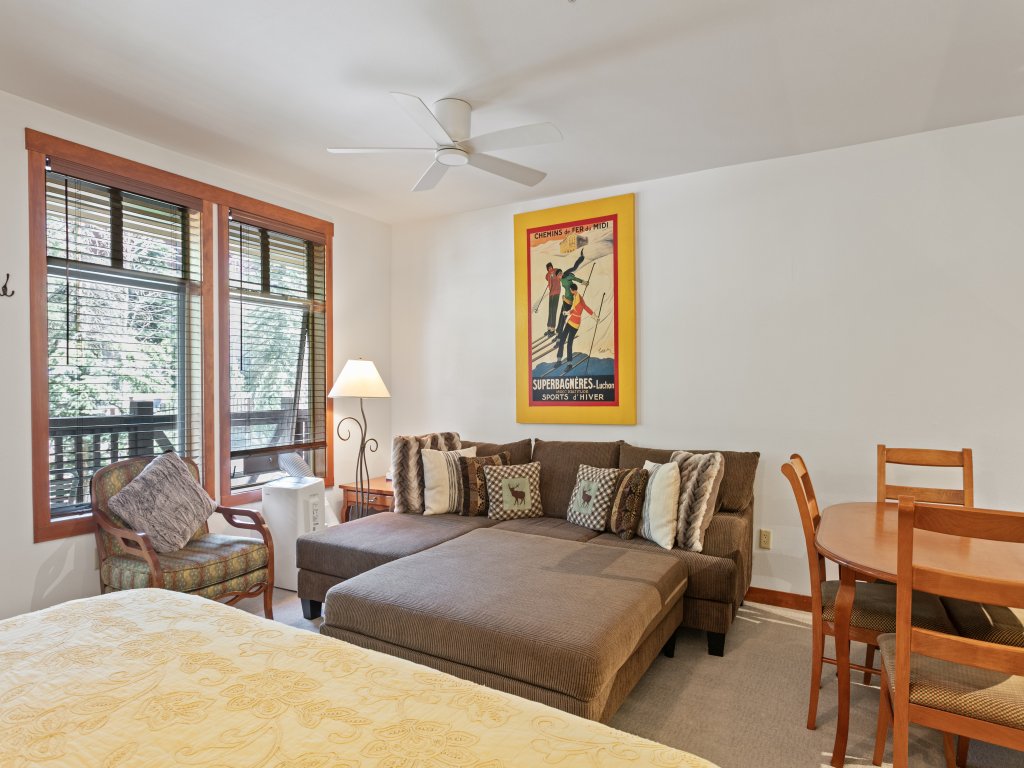 1106 - Studio Standard Eagle Springs West Vacation Rental in Solitude - RedAwning