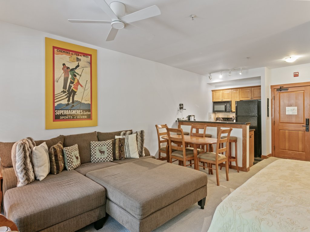 1106 - Studio Standard Eagle Springs West Vacation Rental in Solitude - RedAwning