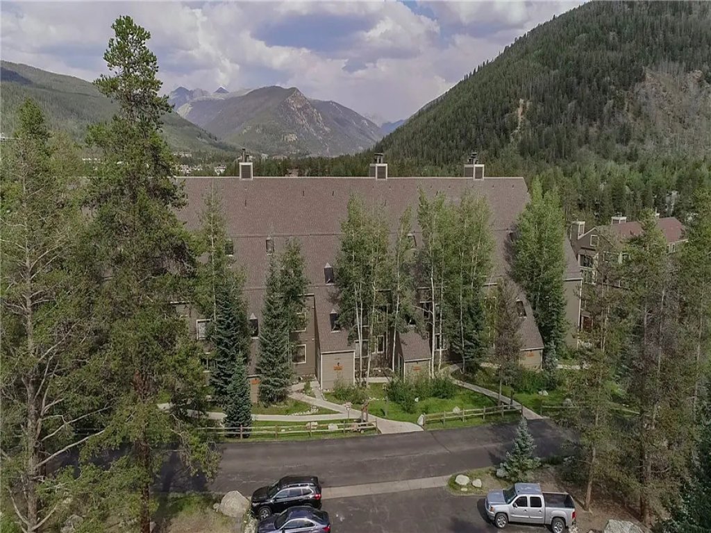 2056 The Pines Vacation Rental in Keystone - RedAwning
