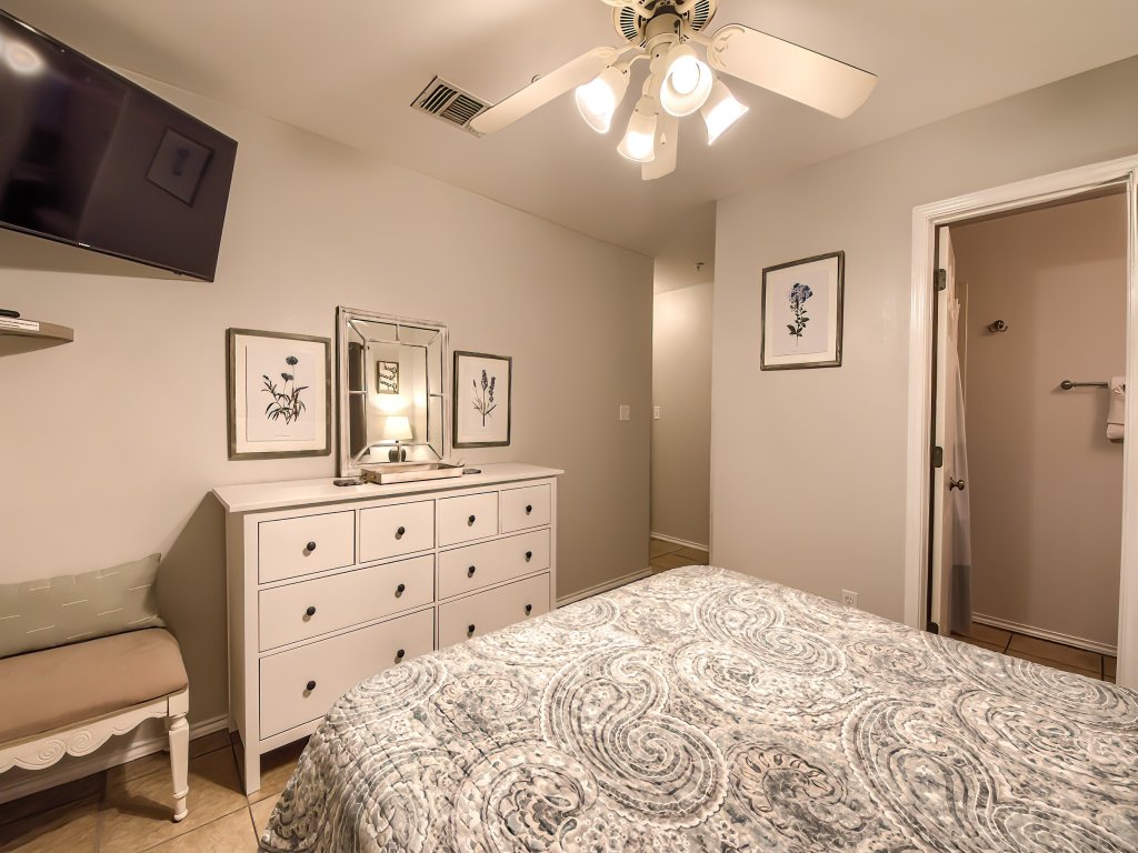WW F101 Slice of Heaven Vacation Rental in New Braunfels - RedAwning