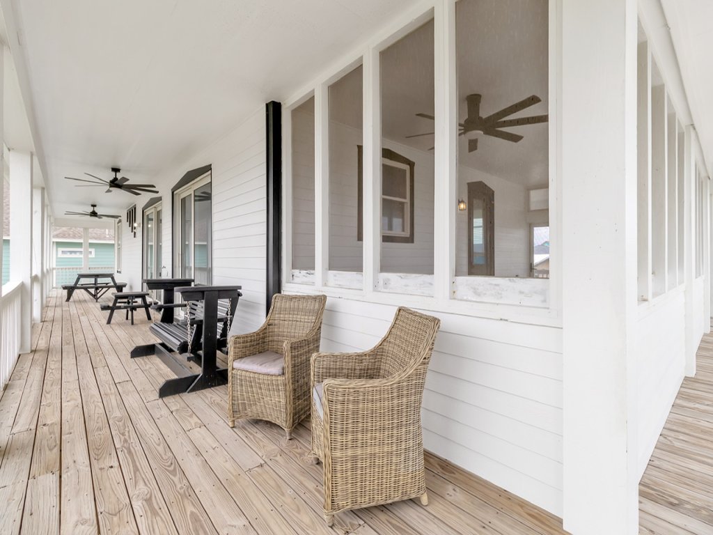 The Sandcastle Vacation Rental in Texas - RedAwning