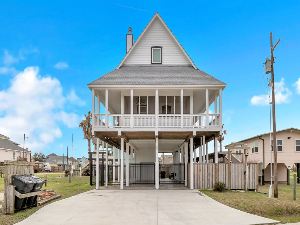 The Sandcastle Vacation Rental in Texas - RedAwning