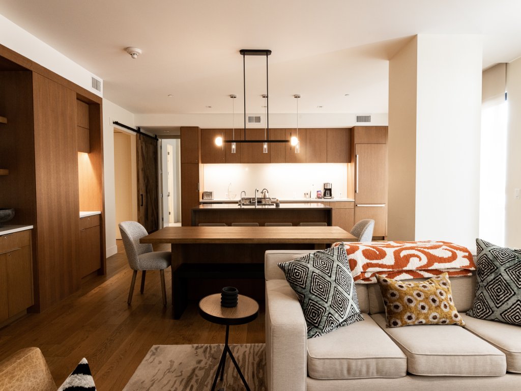Mountain Modern 3 Bedroom Deluxe Condo, Sleeps 10! Save 20% on 7+ Nights! Vacation Rental in Park City - RedAwning