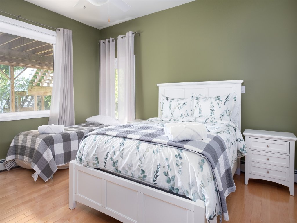 DECK HOUSE LIMIT 25 Vacation Rental in Maine - RedAwning