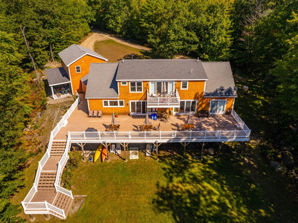 DECK HOUSE LIMIT 25 Vacation Rental in Maine - RedAwning
