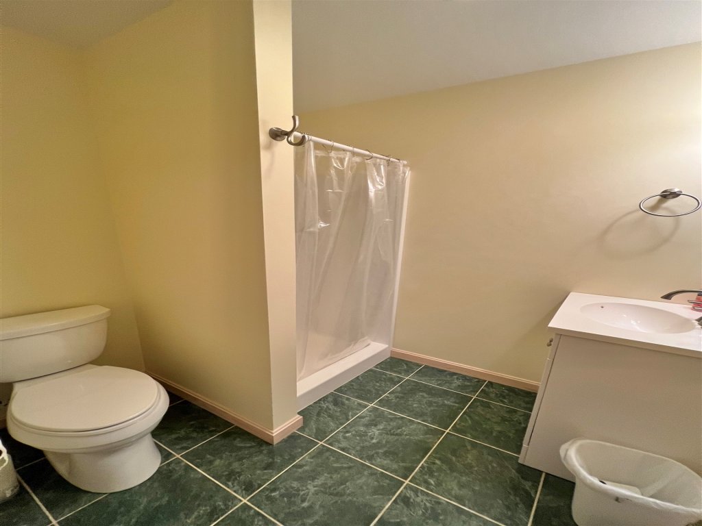 DECK HOUSE LIMIT 25 Vacation Rental in Maine - RedAwning