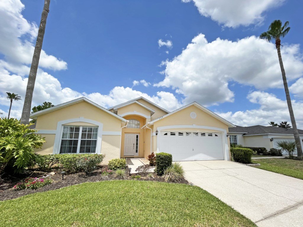 Bayswater Bliss Vacation Rental in Davenport - RedAwning