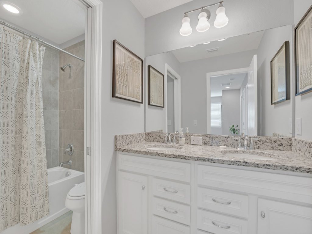 5 Bedroom Home 8 Minutes To Disney Decorated Home! Vacation Rental in Kissimmee - RedAwning