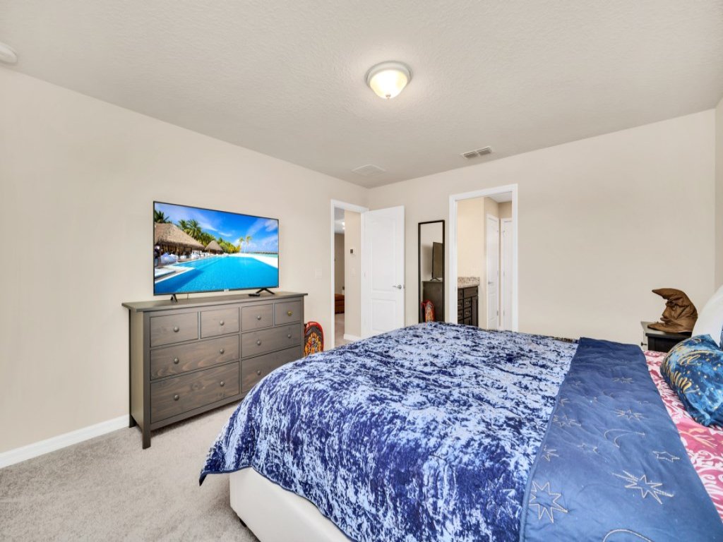 5 Bedroom Resort 5 bath Pool Home With Spa! Vacation Rental in Davenport - RedAwning