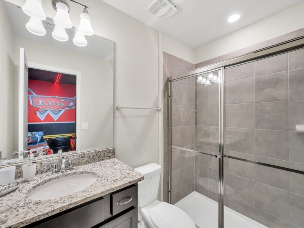 Many Themes For Everyone 10 Huge Bedrooms! Vacation Rental in Davenport - RedAwning
