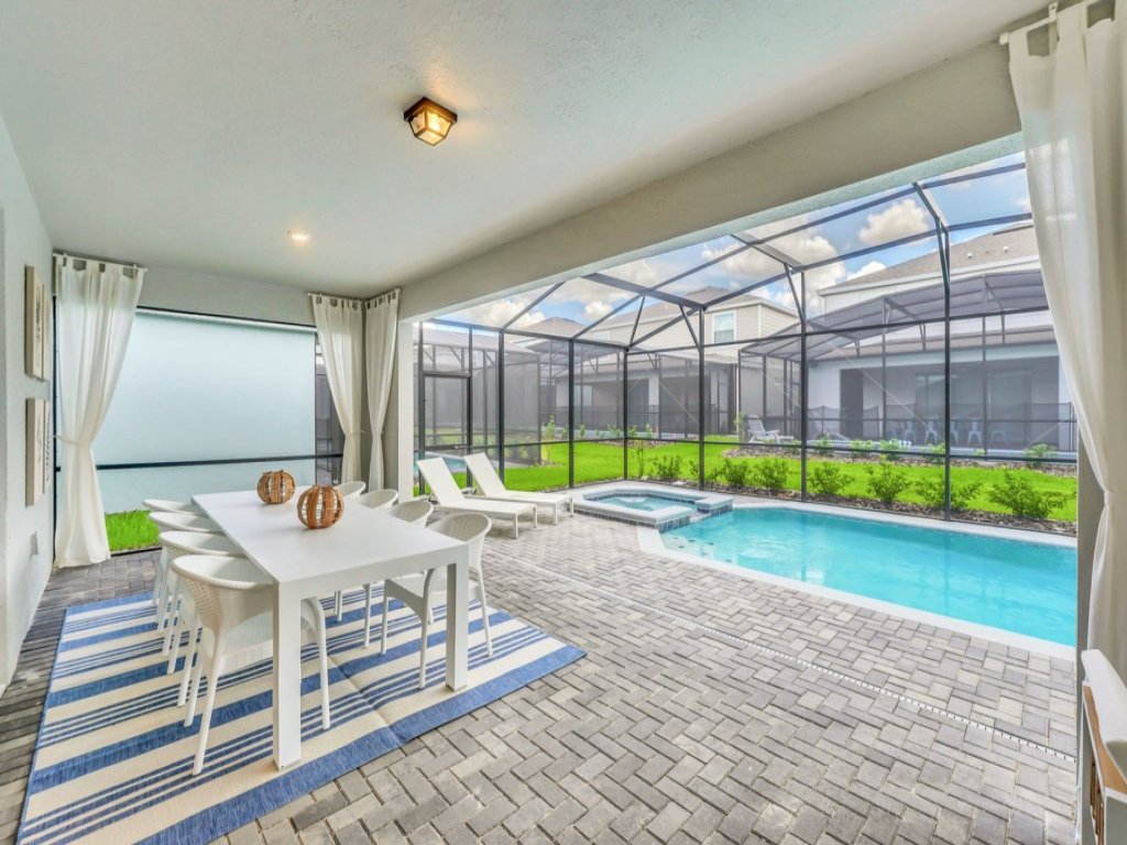 Many Themes For Everyone 10 Huge Bedrooms! Vacation Rental in Davenport - RedAwning